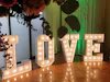 Napis LOVE na wesele jako dodatek